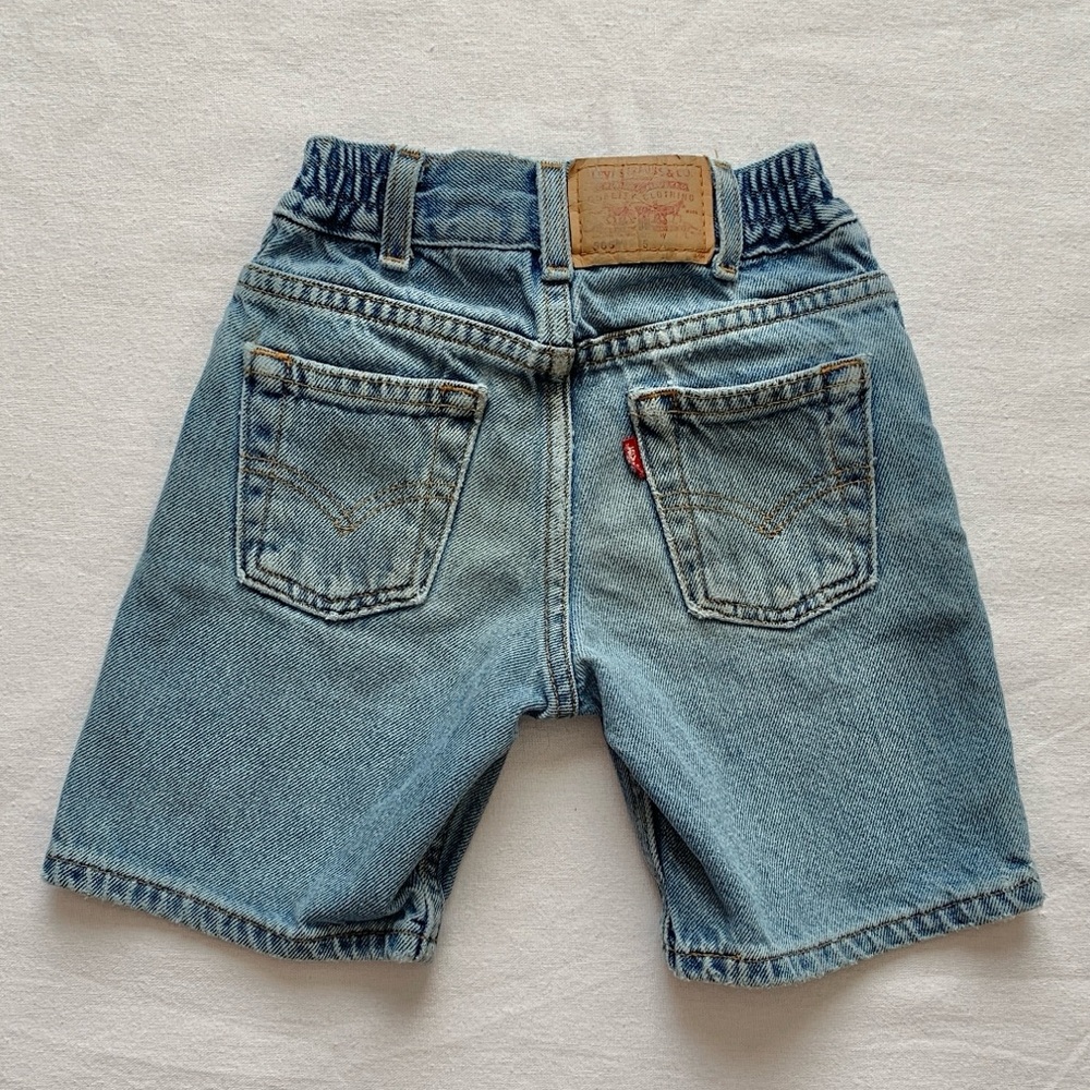 2006 Levi’s Y2K Distressed Faded 100% Cotton Denim Loose Fit Blue Jean Shorts 5